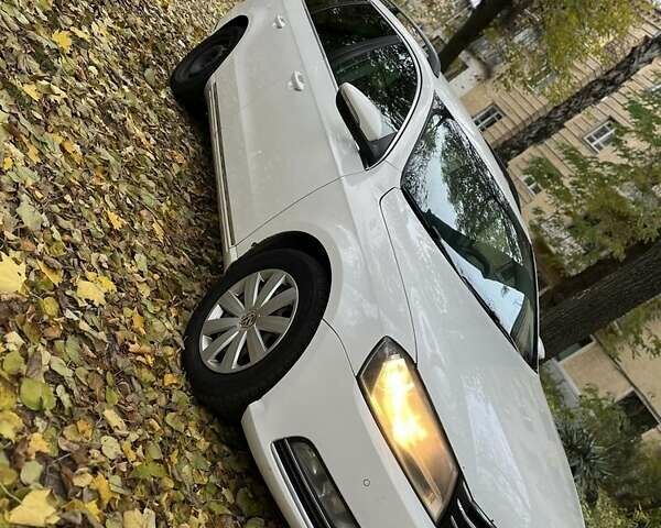 Білий Фольксваген Пассат, об'ємом двигуна 2 л та пробігом 465 тис. км за 9809 $, фото 1 на Automoto.ua