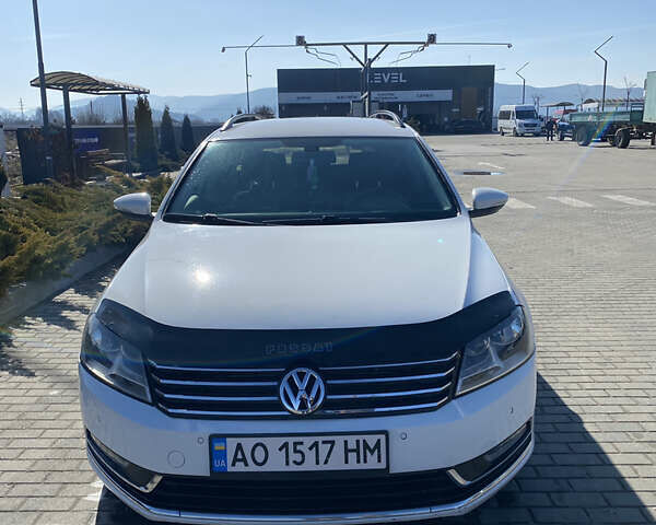 Белый Фольксваген Пассат, объемом двигателя 1.6 л и пробегом 250 тыс. км за 8699 $, фото 1 на Automoto.ua