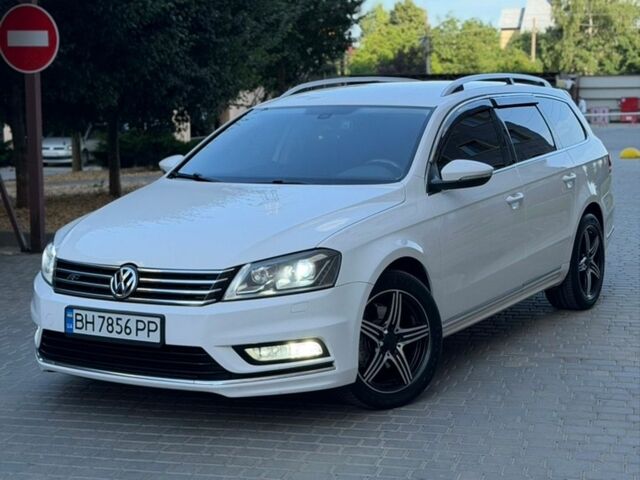 Білий Фольксваген Пассат, об'ємом двигуна 1.6 л та пробігом 298 тис. км за 9900 $, фото 1 на Automoto.ua