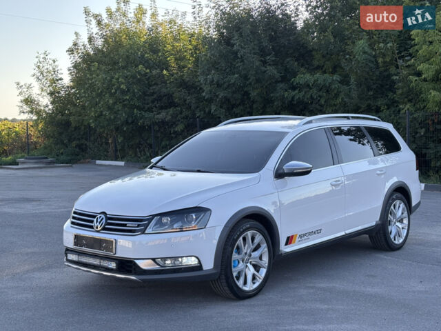 Білий Фольксваген Пассат, об'ємом двигуна 2 л та пробігом 220 тис. км за 13500 $, фото 1 на Automoto.ua