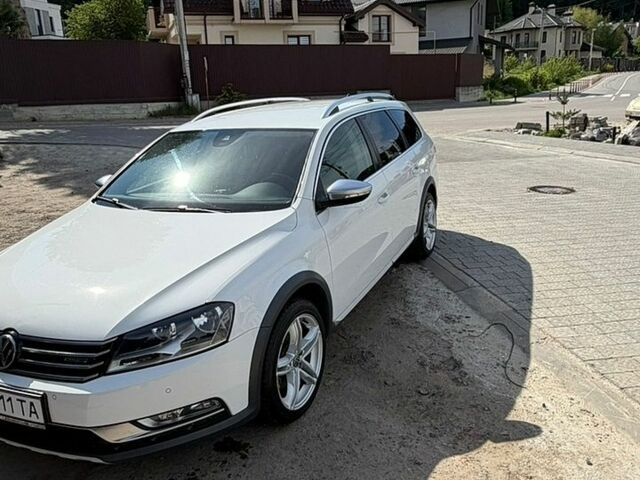 Білий Фольксваген Пассат, об'ємом двигуна 1.97 л та пробігом 314 тис. км за 12399 $, фото 1 на Automoto.ua