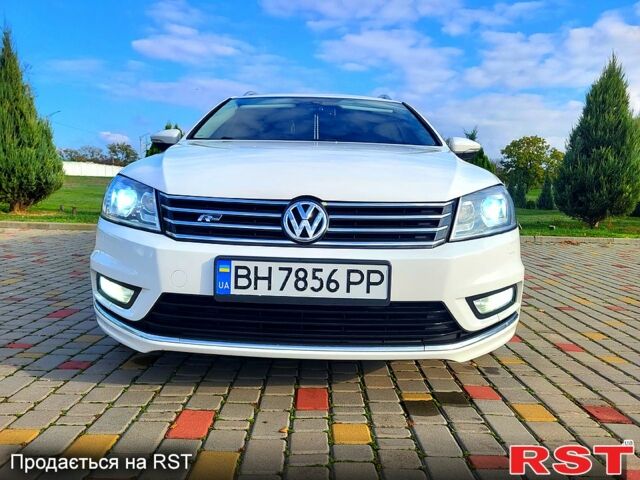 Белый Фольксваген Пассат, объемом двигателя 1.6 л и пробегом 288 тыс. км за 10500 $, фото 1 на Automoto.ua