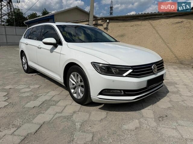 Білий Фольксваген Пассат, об'ємом двигуна 1.97 л та пробігом 317 тис. км за 12500 $, фото 1 на Automoto.ua