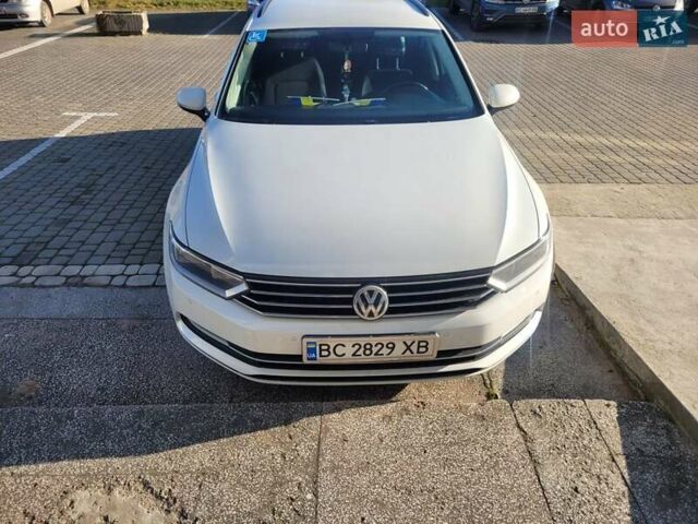 Белый Фольксваген Пассат, объемом двигателя 2 л и пробегом 270 тыс. км за 13500 $, фото 1 на Automoto.ua