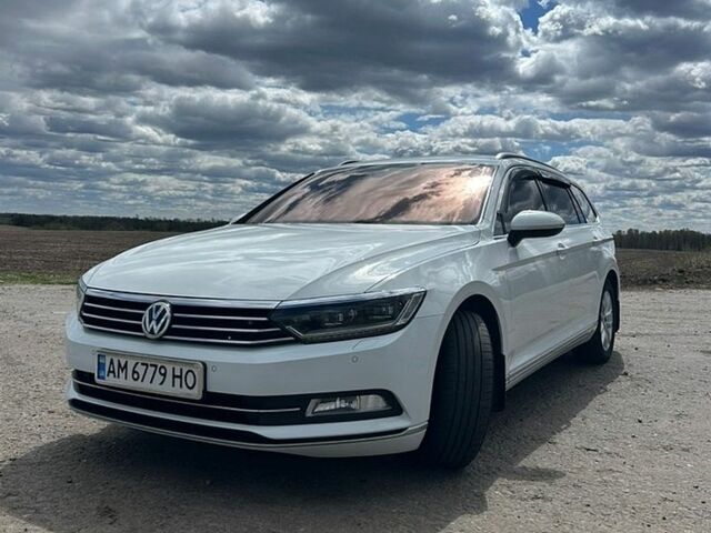Белый Фольксваген Пассат, объемом двигателя 1.97 л и пробегом 297 тыс. км за 15600 $, фото 1 на Automoto.ua