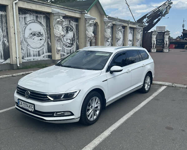 Белый Фольксваген Пассат, объемом двигателя 1.97 л и пробегом 262 тыс. км за 15100 $, фото 1 на Automoto.ua