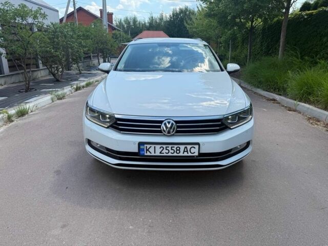 Белый Фольксваген Пассат, объемом двигателя 2 л и пробегом 325 тыс. км за 13500 $, фото 1 на Automoto.ua