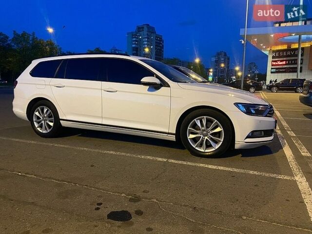 Белый Фольксваген Пассат, объемом двигателя 1.6 л и пробегом 184 тыс. км за 15500 $, фото 1 на Automoto.ua