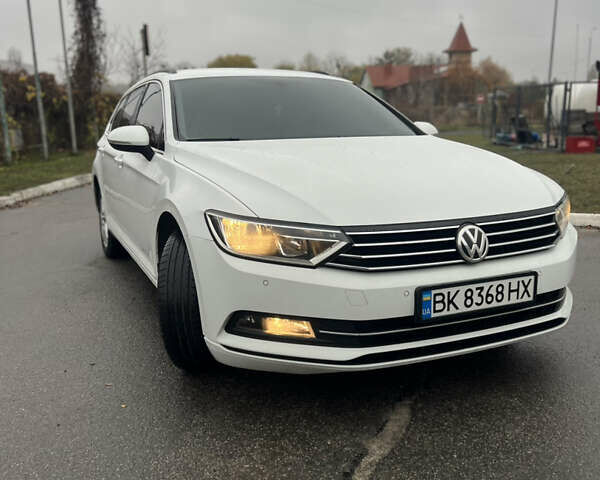 Белый Фольксваген Пассат, объемом двигателя 1.97 л и пробегом 265 тыс. км за 13900 $, фото 1 на Automoto.ua