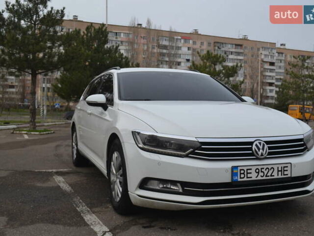 Белый Фольксваген Пассат, объемом двигателя 1.97 л и пробегом 215 тыс. км за 13200 $, фото 1 на Automoto.ua