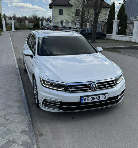 Белый Фольксваген Пассат, объемом двигателя 1.97 л и пробегом 256 тыс. км за 18000 $, фото 1 на Automoto.ua