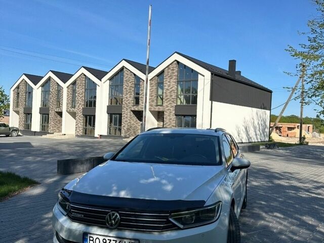 Білий Фольксваген Пассат, об'ємом двигуна 1.6 л та пробігом 255 тис. км за 11600 $, фото 1 на Automoto.ua