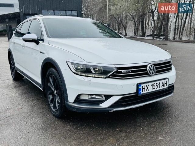 Белый Фольксваген Пассат, объемом двигателя 1.98 л и пробегом 280 тыс. км за 17999 $, фото 1 на Automoto.ua