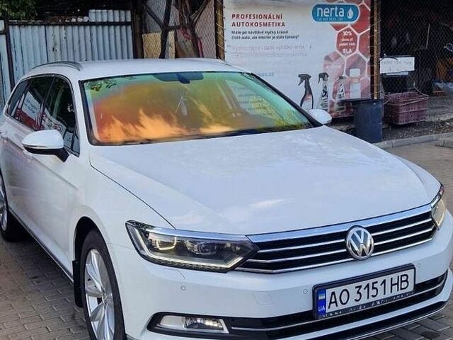 Белый Фольксваген Пассат, объемом двигателя 2 л и пробегом 250 тыс. км за 14500 $, фото 1 на Automoto.ua