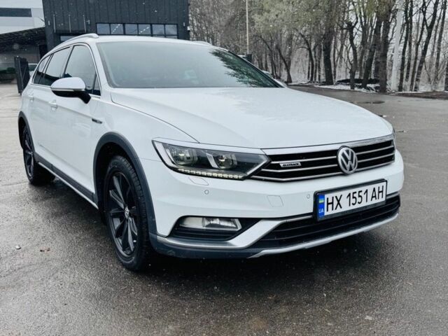 Белый Фольксваген Пассат, объемом двигателя 1.98 л и пробегом 280 тыс. км за 18850 $, фото 1 на Automoto.ua