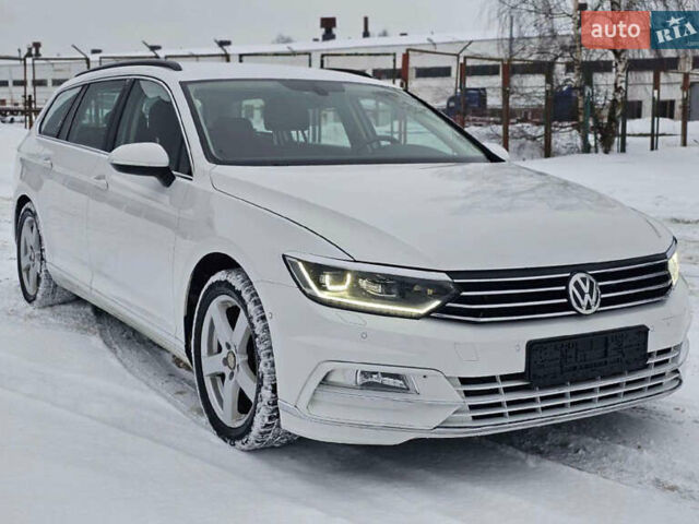 Белый Фольксваген Пассат, объемом двигателя 1.6 л и пробегом 205 тыс. км за 12950 $, фото 1 на Automoto.ua