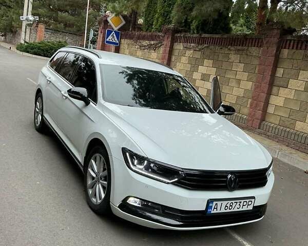Белый Фольксваген Пассат, объемом двигателя 1.97 л и пробегом 268 тыс. км за 17000 $, фото 1 на Automoto.ua
