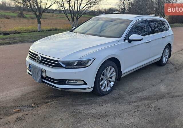 Белый Фольксваген Пассат, объемом двигателя 2 л и пробегом 282 тыс. км за 14700 $, фото 1 на Automoto.ua