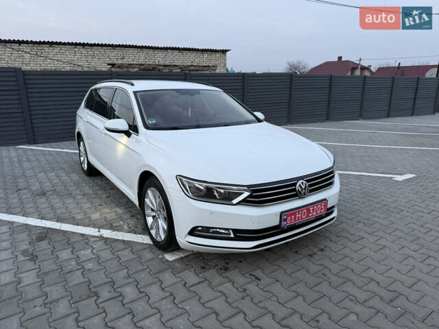 Белый Фольксваген Пассат, объемом двигателя 2 л и пробегом 263 тыс. км за 15550 $, фото 1 на Automoto.ua