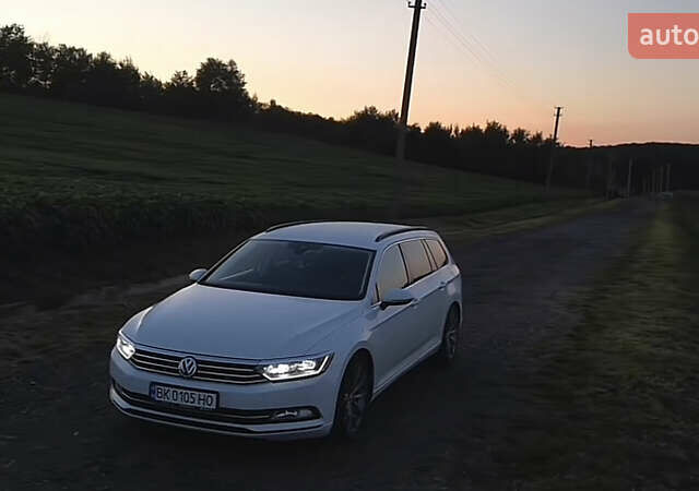 Белый Фольксваген Пассат, объемом двигателя 1.97 л и пробегом 280 тыс. км за 17000 $, фото 1 на Automoto.ua