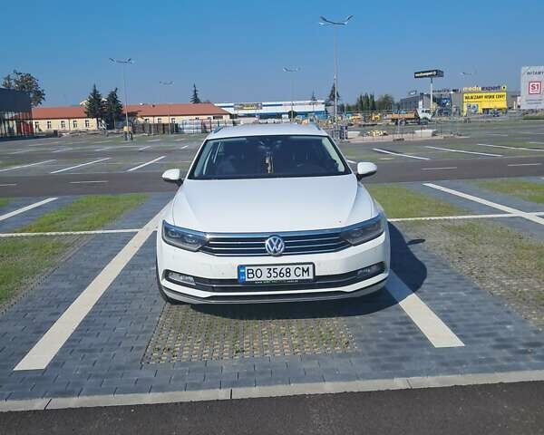 Белый Фольксваген Пассат, объемом двигателя 2 л и пробегом 229 тыс. км за 16200 $, фото 1 на Automoto.ua