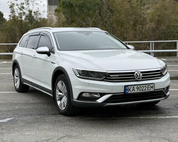 Белый Фольксваген Пассат, объемом двигателя 1.97 л и пробегом 219 тыс. км за 20000 $, фото 1 на Automoto.ua