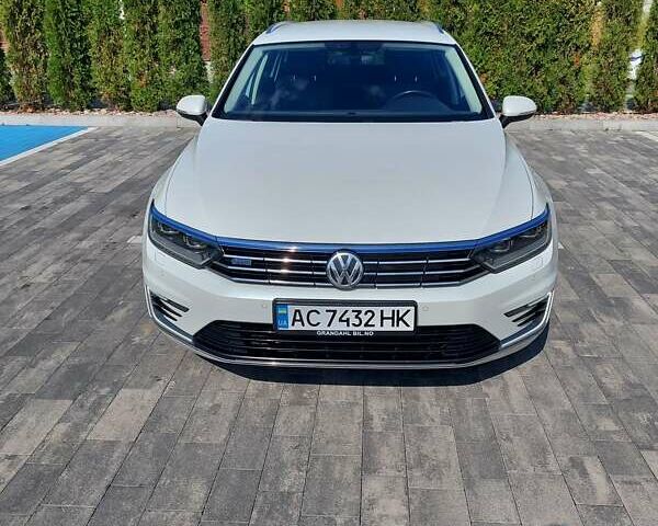 Белый Фольксваген Пассат, объемом двигателя 1.4 л и пробегом 187 тыс. км за 20400 $, фото 1 на Automoto.ua