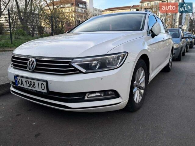 Білий Фольксваген Пассат, об'ємом двигуна 1.6 л та пробігом 247 тис. км за 14549 $, фото 1 на Automoto.ua