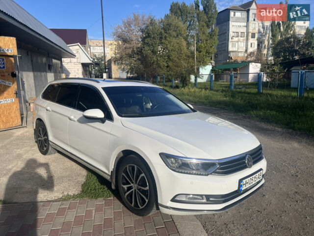 Белый Фольксваген Пассат, объемом двигателя 1.97 л и пробегом 292 тыс. км за 15000 $, фото 1 на Automoto.ua