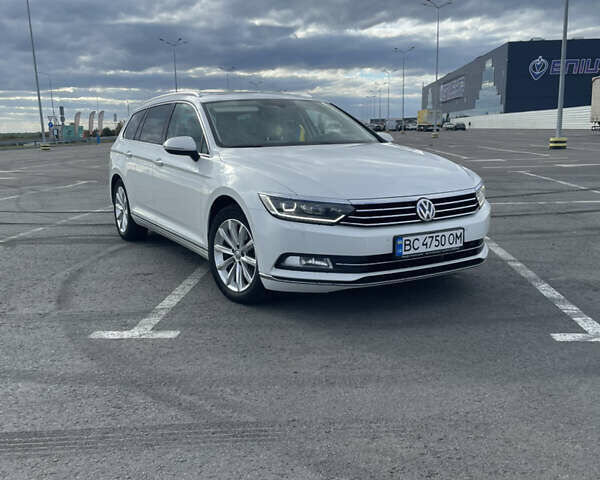 Белый Фольксваген Пассат, объемом двигателя 1.97 л и пробегом 200 тыс. км за 17500 $, фото 1 на Automoto.ua