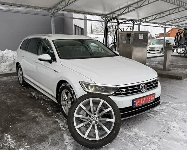 Белый Фольксваген Пассат, объемом двигателя 2 л и пробегом 266 тыс. км за 19200 $, фото 1 на Automoto.ua