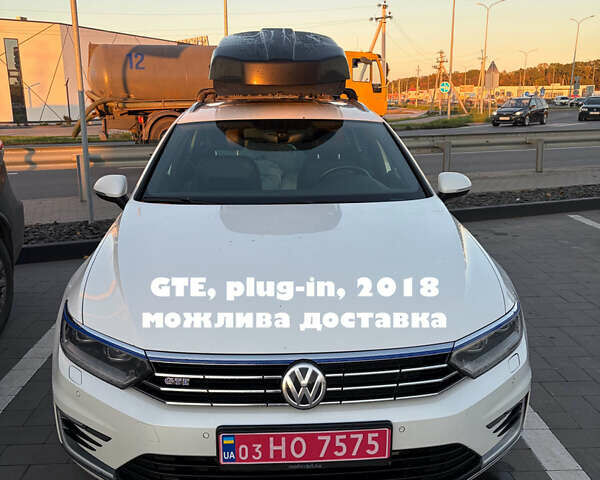 Белый Фольксваген Пассат, объемом двигателя 1.4 л и пробегом 200 тыс. км за 19000 $, фото 1 на Automoto.ua