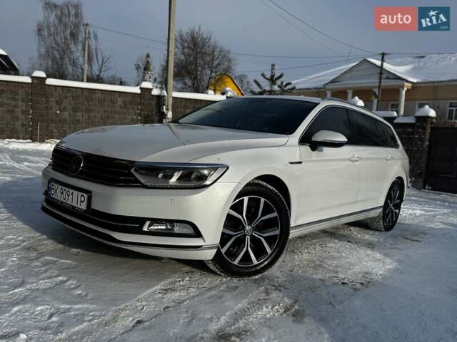 Белый Фольксваген Пассат, объемом двигателя 1.97 л и пробегом 203 тыс. км за 19800 $, фото 1 на Automoto.ua