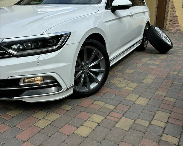 Белый Фольксваген Пассат, объемом двигателя 2 л и пробегом 212 тыс. км за 19500 $, фото 1 на Automoto.ua