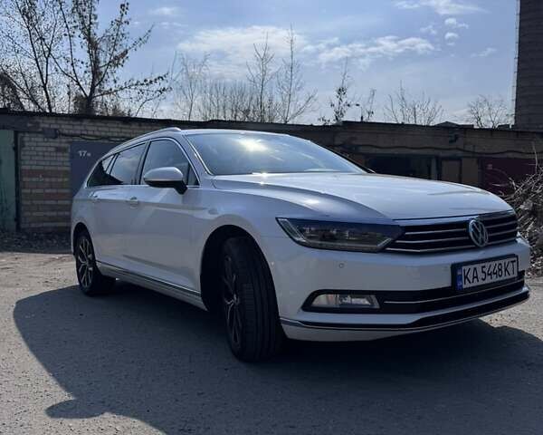 Белый Фольксваген Пассат, объемом двигателя 1.97 л и пробегом 240 тыс. км за 21500 $, фото 1 на Automoto.ua