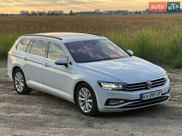 Білий Фольксваген Пассат, об'ємом двигуна 2 л та пробігом 248 тис. км за 16950 $, фото 1 на Automoto.ua
