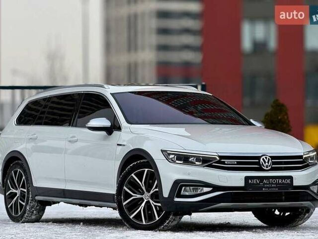 Белый Фольксваген Пассат, объемом двигателя 1.97 л и пробегом 154 тыс. км за 32900 $, фото 1 на Automoto.ua