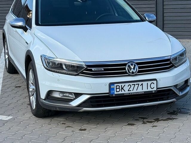 Белый Фольксваген Пассат, объемом двигателя 1.97 л и пробегом 228 тыс. км за 21800 $, фото 1 на Automoto.ua