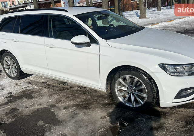 Белый Фольксваген Пассат, объемом двигателя 1.97 л и пробегом 222 тыс. км за 18950 $, фото 1 на Automoto.ua