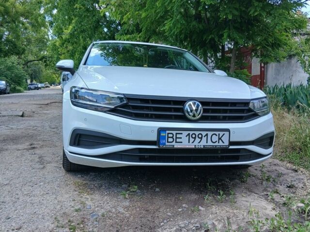 Белый Фольксваген Пассат, объемом двигателя 1.97 л и пробегом 260 тыс. км за 19700 $, фото 1 на Automoto.ua