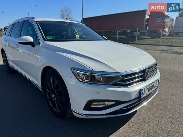 Білий Фольксваген Пассат, об'ємом двигуна 1.97 л та пробігом 218 тис. км за 22000 $, фото 1 на Automoto.ua