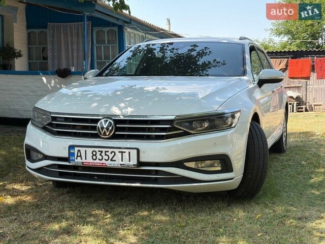 Білий Фольксваген Пассат, об'ємом двигуна 1.97 л та пробігом 250 тис. км за 21800 $, фото 1 на Automoto.ua
