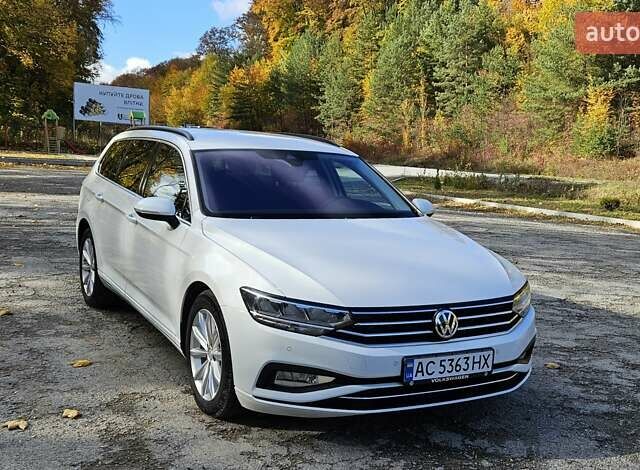 Білий Фольксваген Пассат, об'ємом двигуна 2 л та пробігом 214 тис. км за 18800 $, фото 1 на Automoto.ua