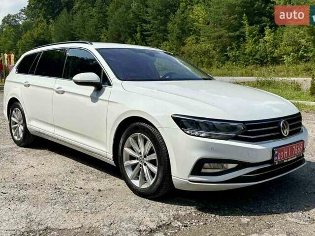 Белый Фольксваген Пассат, объемом двигателя 1.97 л и пробегом 212 тыс. км за 18500 $, фото 1 на Automoto.ua
