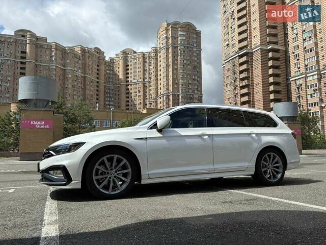 Білий Фольксваген Пассат, об'ємом двигуна 1.97 л та пробігом 205 тис. км за 24499 $, фото 1 на Automoto.ua