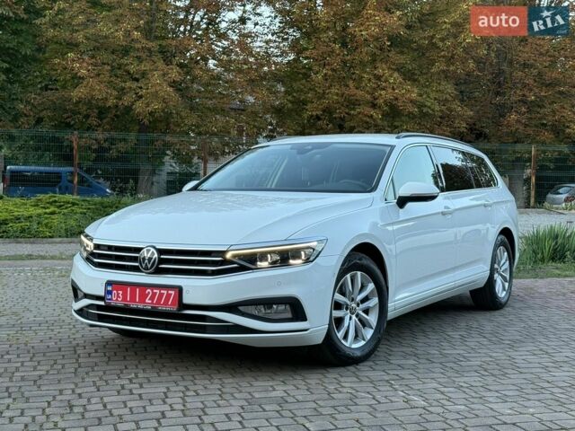 Белый Фольксваген Пассат, объемом двигателя 2 л и пробегом 153 тыс. км за 21500 $, фото 1 на Automoto.ua