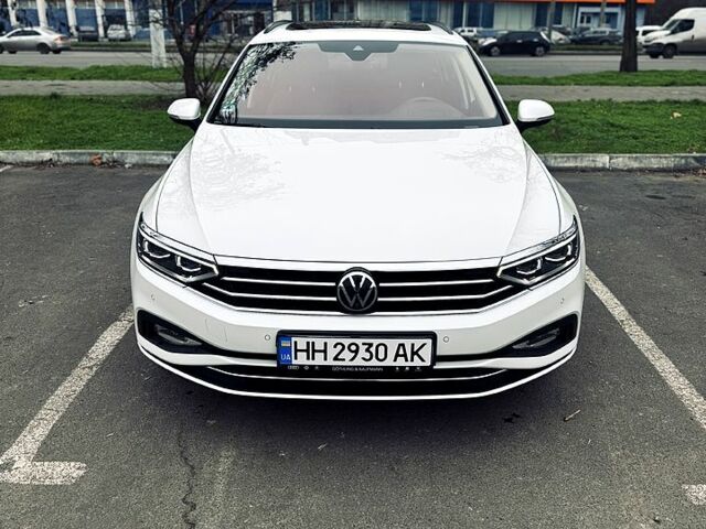 Белый Фольксваген Пассат, объемом двигателя 2 л и пробегом 171 тыс. км за 30500 $, фото 1 на Automoto.ua