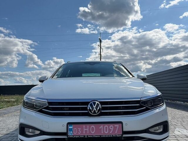 Білий Фольксваген Пассат, об'ємом двигуна 2 л та пробігом 210 тис. км за 24750 $, фото 1 на Automoto.ua