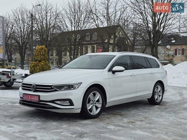 Белый Фольксваген Пассат, объемом двигателя 2 л и пробегом 190 тыс. км за 25500 $, фото 1 на Automoto.ua