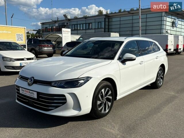 Белый Фольксваген Пассат, объемом двигателя 1.5 л и пробегом 4 тыс. км за 39500 $, фото 1 на Automoto.ua